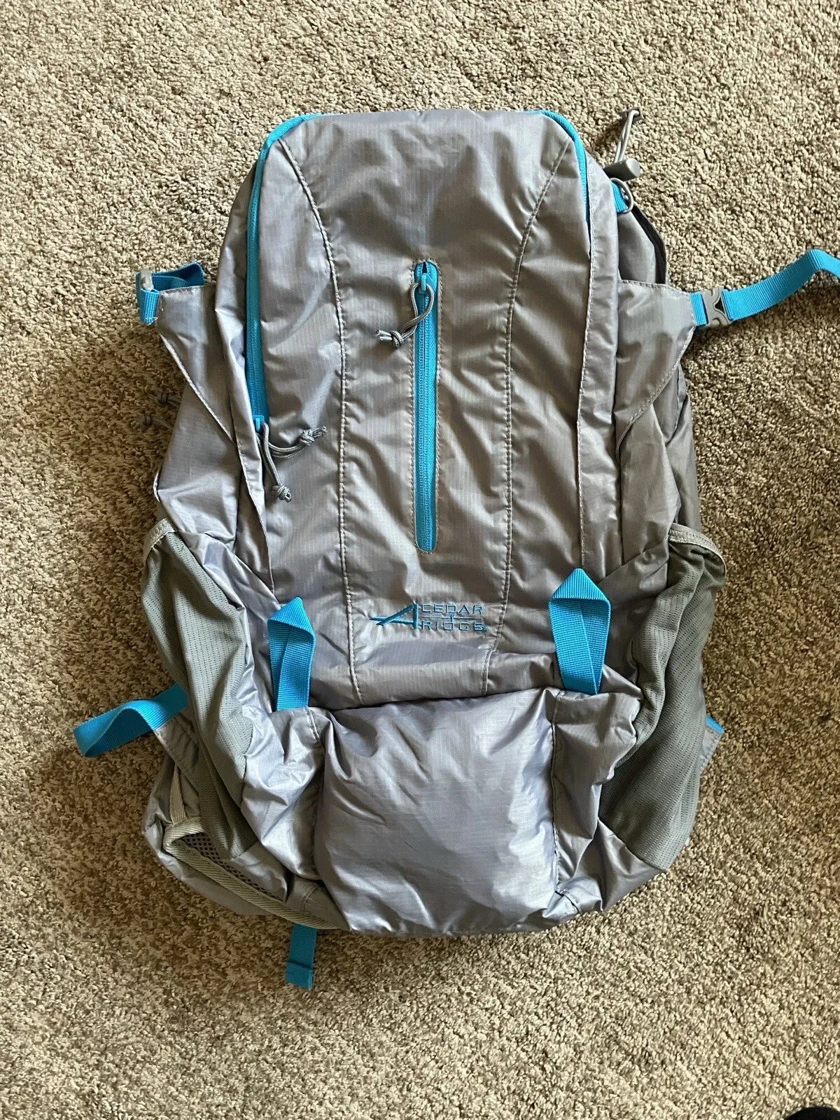 Alps Mountaineering Cedar Ridge Discovery 32 L Backpack