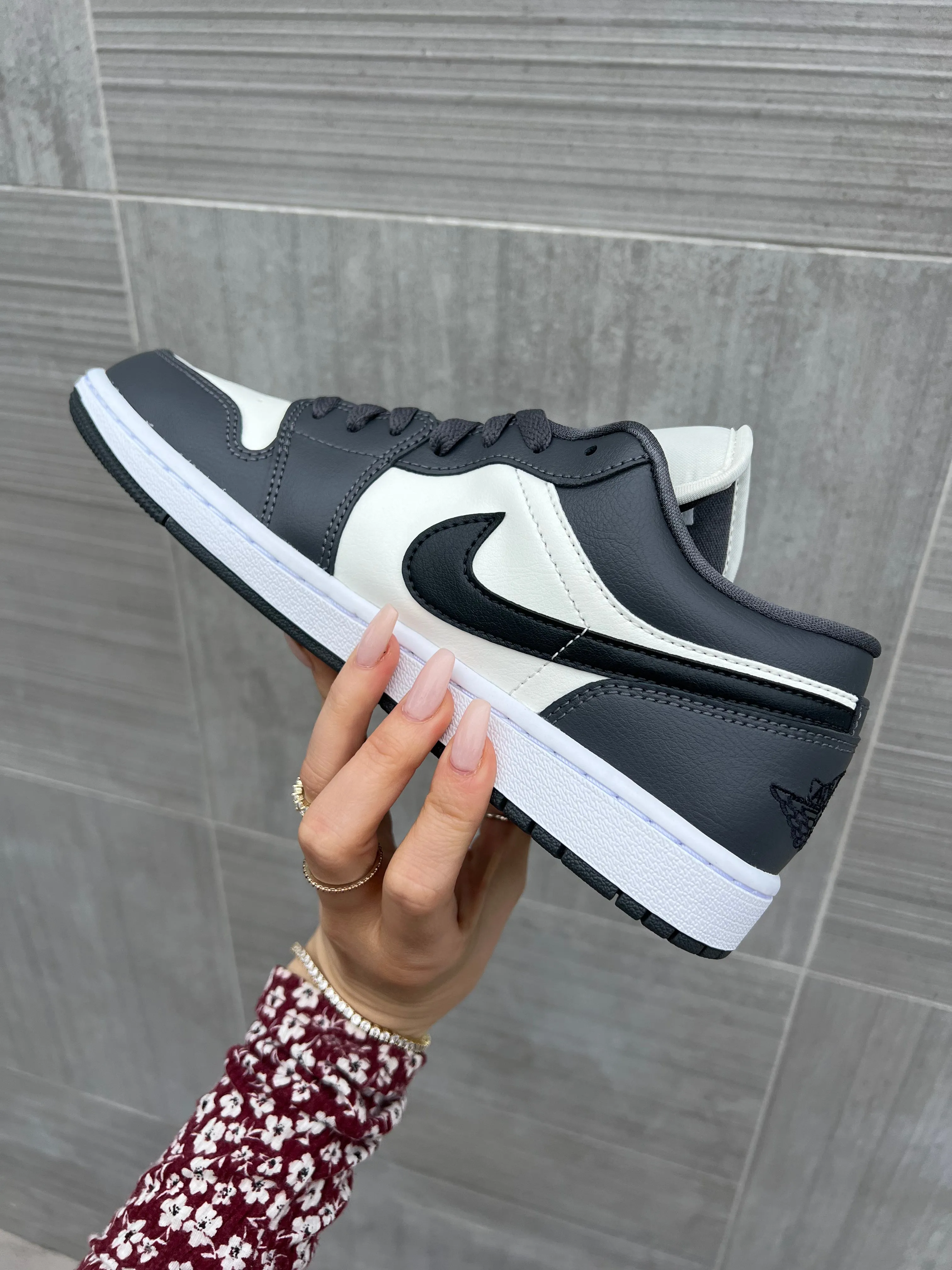 Swarovski Women’s Air Jordan 1 Low Shoes